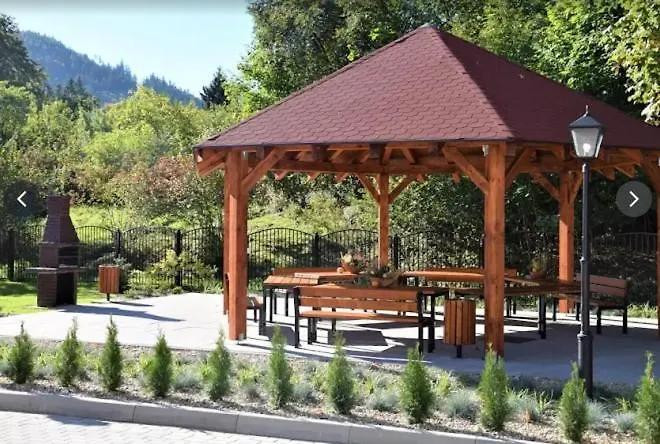 Hostel Dom Wycieczkowy Odrodzenie *